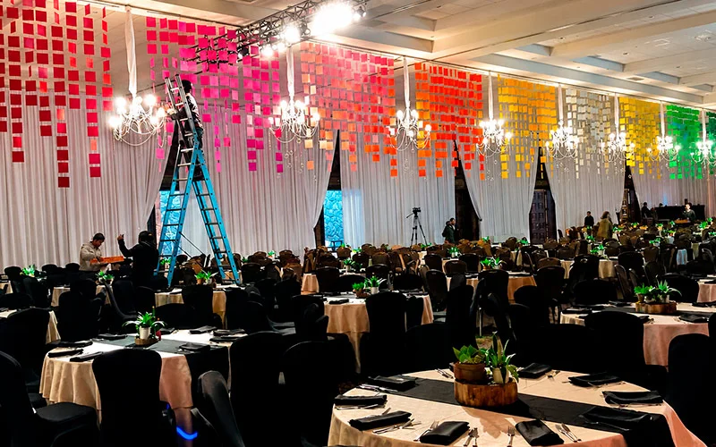 Decoración aérea evento corporativo