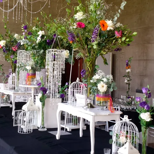 Centro de mesa floral para evento