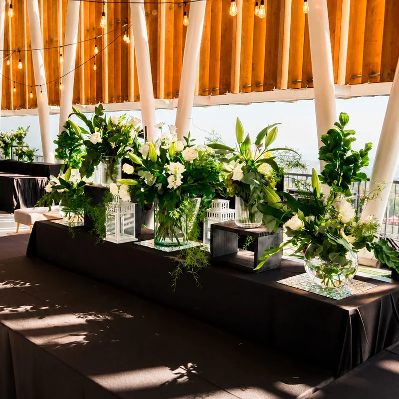 Decoración floral en Claro Arena