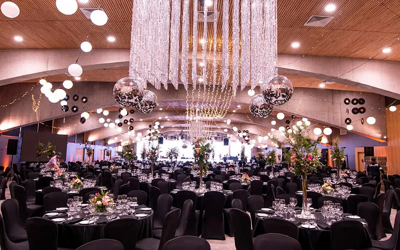 Evento corporativo premium con producción completa