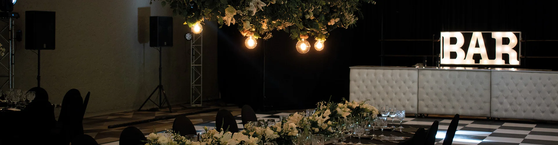 Salones y decoración aérea para matrimonios en Vitacura