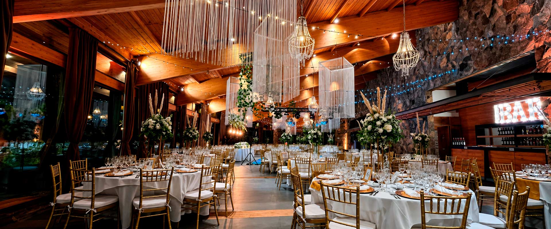 Salones y decoración aérea para matrimonios en Lo Barnechea