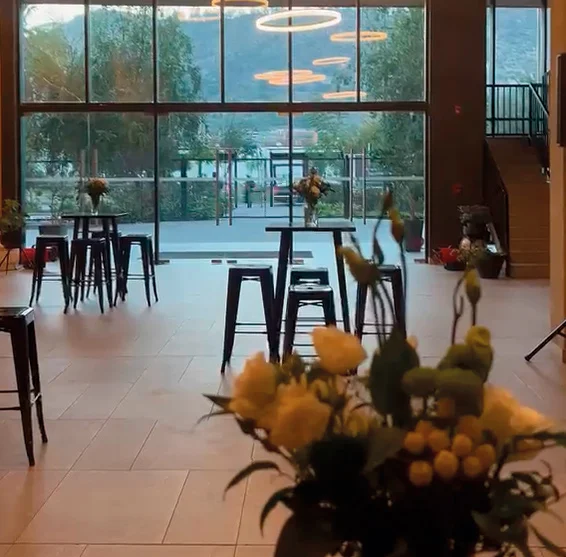 Montaje y ambientación en hall