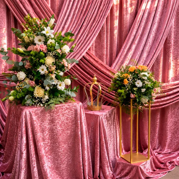 Photobooth con telas drapeadas para matrimonios y eventos corporativos